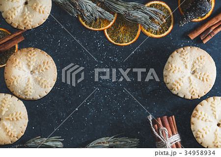 Top view of mince pies. Concept of Christmas 34958934
