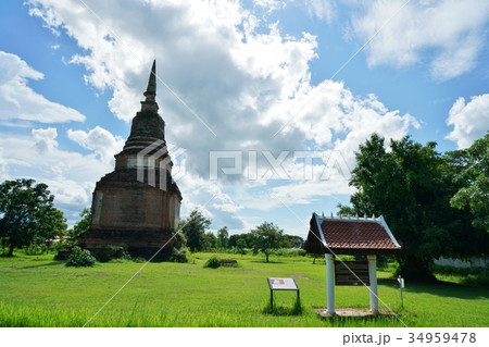 Wat Chedi Sung in Sukhothai, Thailand 34959478