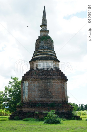タイ王国スコータイ県にある「ワット・チェディスーン」 タイ王国スコータイ県にある「ワット・チェディスーン」 34959484