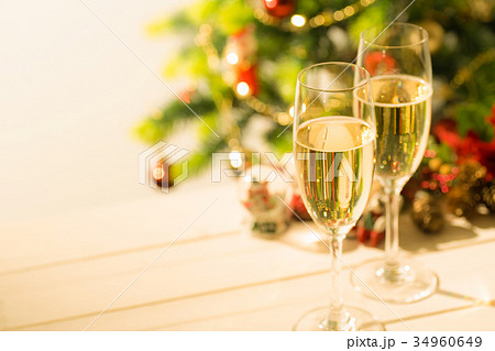 シャンパン クリスマスイメージの写真素材