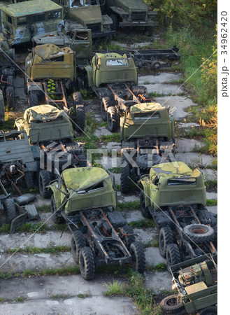 The group rusty old army truck The group rusty old army truck 34962420