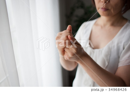 ミドル手荒れ ミドル手荒れ 34968426