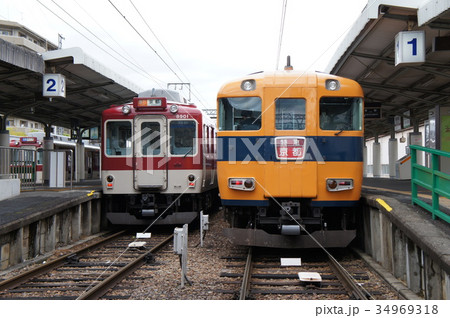 近鉄特急12600系と8000系（8578） 34969318