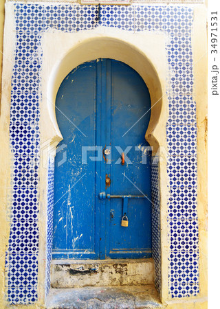 Traditional entry door. Fes. Morocco 34971531