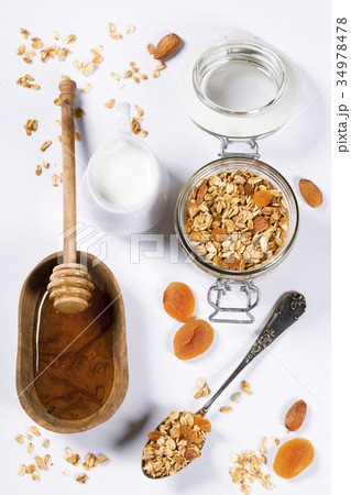 Healthy breakfast  34978478
