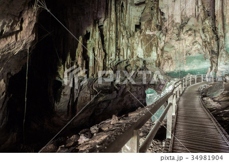 Cave in Niah national park 34981904