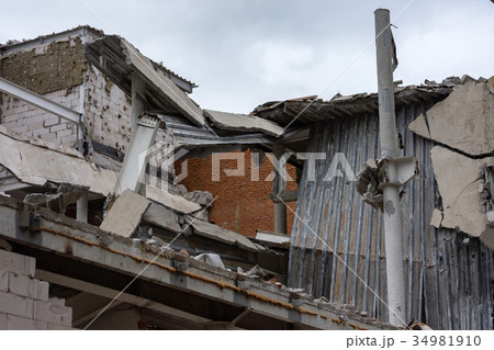 Building demolition Building demolition 34981910
