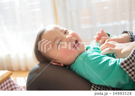 1 year old 34993528