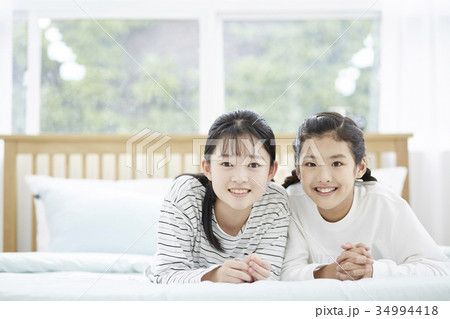 少女 子供 友達 34994418