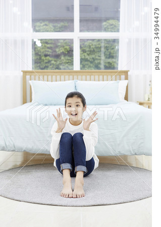 少女 子供 ベッド 34994479