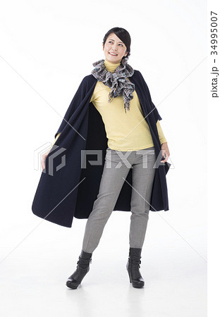 30代後半の日本人女性 30代後半の日本人女性 34995007