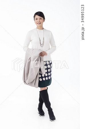 30代後半の日本人女性 30代後半の日本人女性 34995123