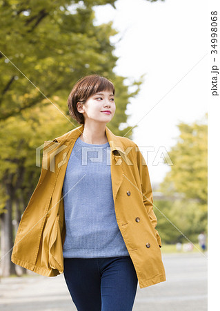 若い女性 34998068