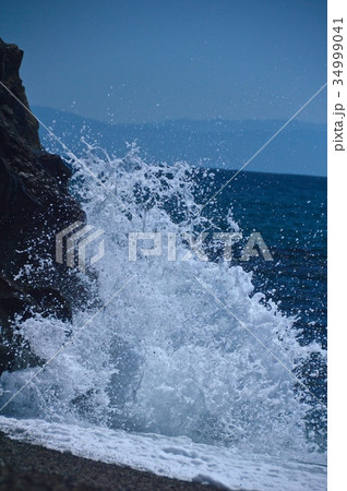 砕ける白波（桂浜／高知県高知市浦戸） 34999041