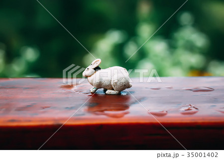 White toy rabbit 35001402
