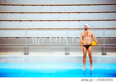 Water polo player in a swimming pool. 35002005