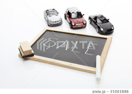 自動車 黒板 ミニチュアの写真素材