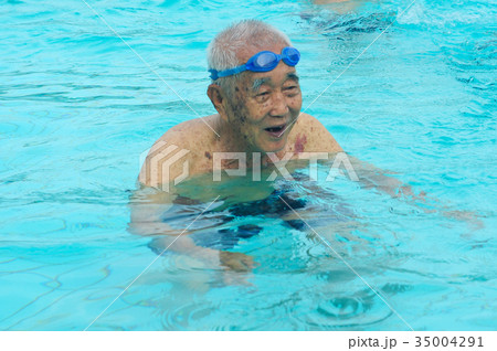 swimming pool 35004291
