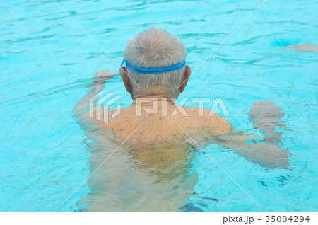 swimming pool swimming pool 35004294