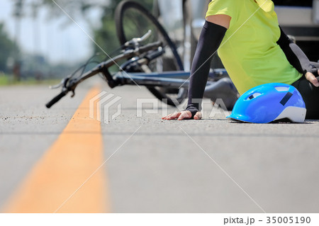 Accident car crash with bicycle on road 35005190