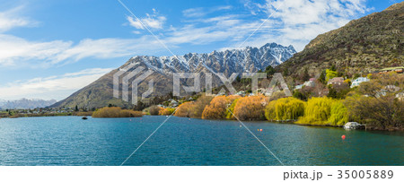 ニュージーランド クイーンズタウン ワカティプ湖 クルーズ船上からの風景 ニュージーランド クイーンズタウン ワカティプ湖 クルーズ船上からの風景 35005889