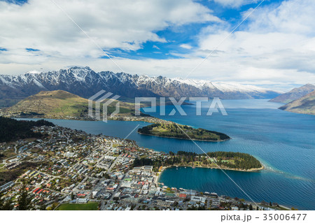 ニュージーランド クイーンズタウン ボブズ・ヒル山頂の展望台からの風景 ニュージーランド クイーンズタウン ボブズ・ヒル山頂の展望台からの風景 35006477