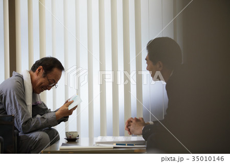 銀行　融資　相談 35010146