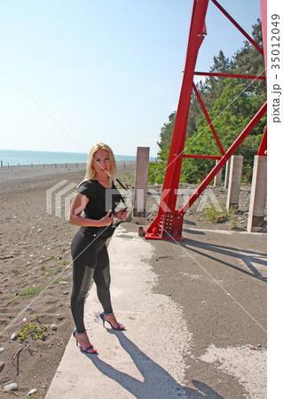 girl 35012049