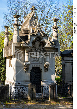 Pere Lachaise cemetery in Paris 35015162