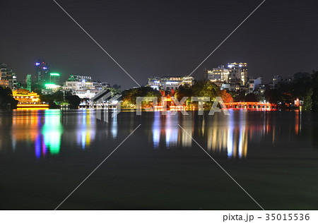 Night view of Hoan Kiem Lake in Hanoi Vietnam 35015536