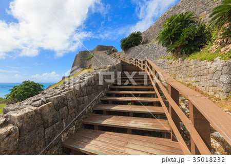 勝連城跡　勝連城　うるま市 35018232