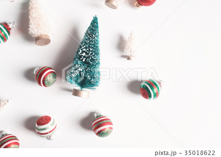 Collection of Christmas trees and ornaments 35018622