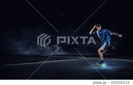 At full speed 35020332