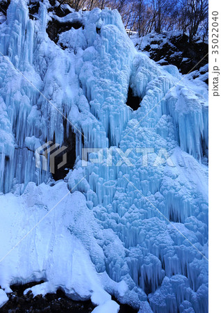 飛騨大鍾乳洞の氷瀑 35022040