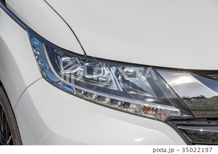 自動車のヘッドライト Car headlight, headlamp 自動車のヘッドライト Car headlight, headlamp 35022197