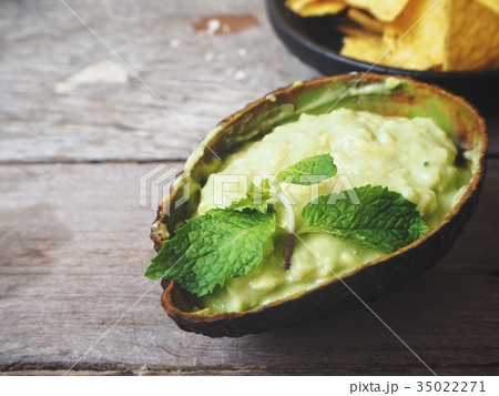 Avocado sauce with nachos Mexican food 35022271