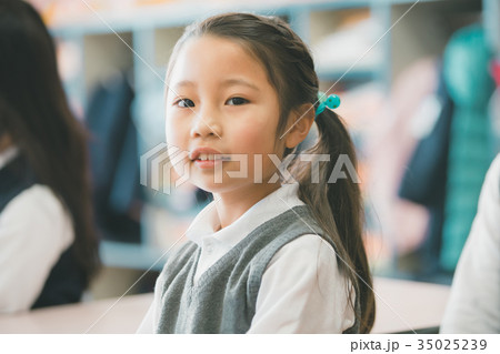 6 years old 35025239