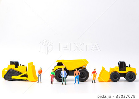 Under construction concept, with group of human 35027079