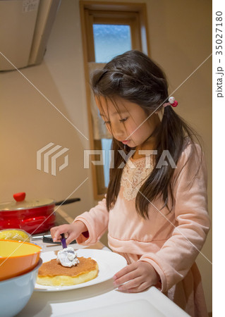 6 years old 6 years old 35027180