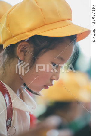 6 years old 35027197