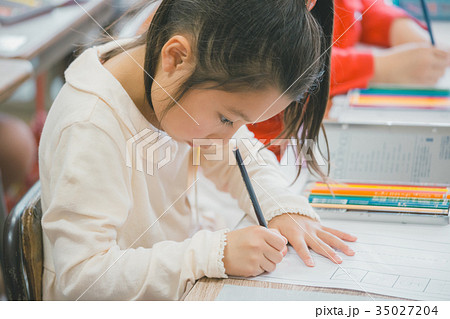 6 years old 35027204