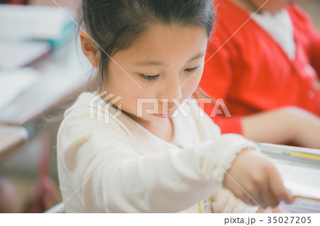 6 years old 35027205