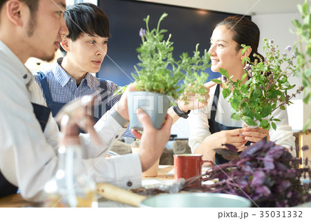カルチャースクール 寄せ植え 講師 受講生 カルチャースクール 寄せ植え 講師 受講生 35031332