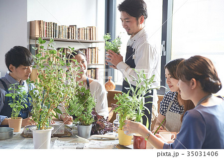 カルチャースクール 寄せ植え 講師 受講生 カルチャースクール 寄せ植え 講師 受講生 35031406