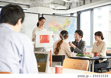 語学学校　講師　学生　中国語 35031539