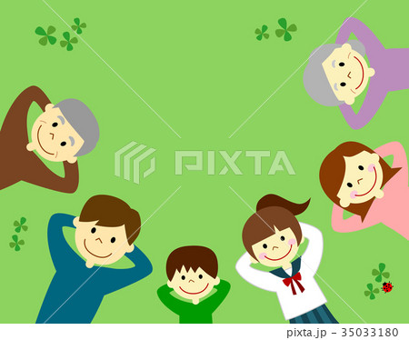 寝転がる三世代家族 35033180