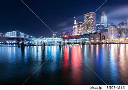 サンフランシスコの夜景の写真素材