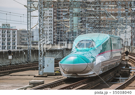 東北新幹線　E5系はやぶさ 35038040