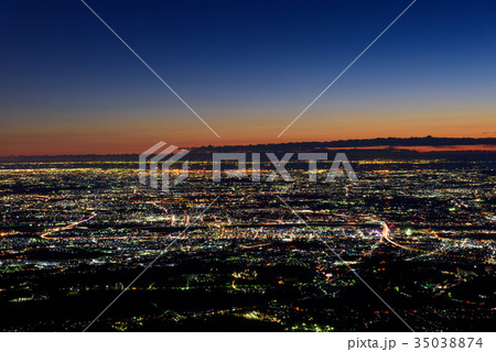 東京～横浜～湘南の夜景　マジックアワー　丹沢大山山頂からの風景 35038874