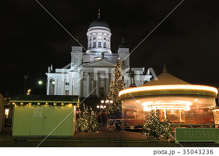 ヘルシンキ大聖堂とクリスマスマーケット(Helsingin tuomiokirkko) ヘルシンキ大聖堂とクリスマスマーケット(Helsingin tuomiokirkko) 35043236